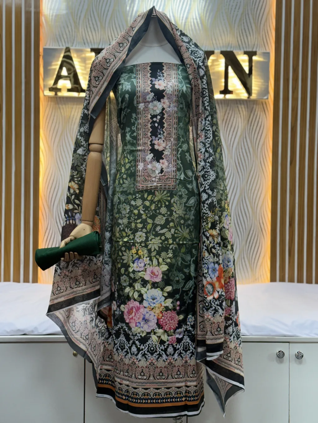 Zam Zam Floral Lace Border