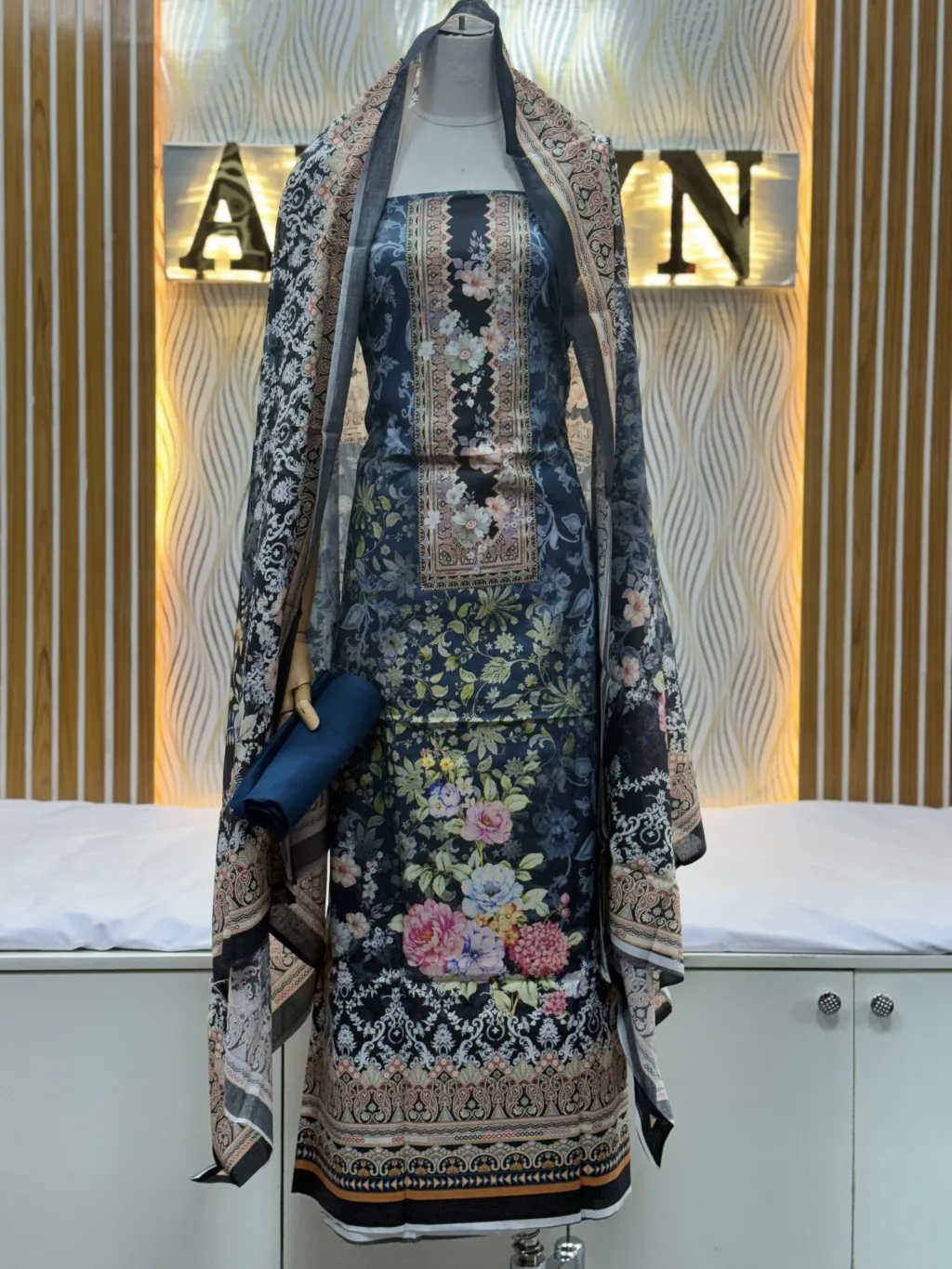 Zam Zam Floral Lace Border