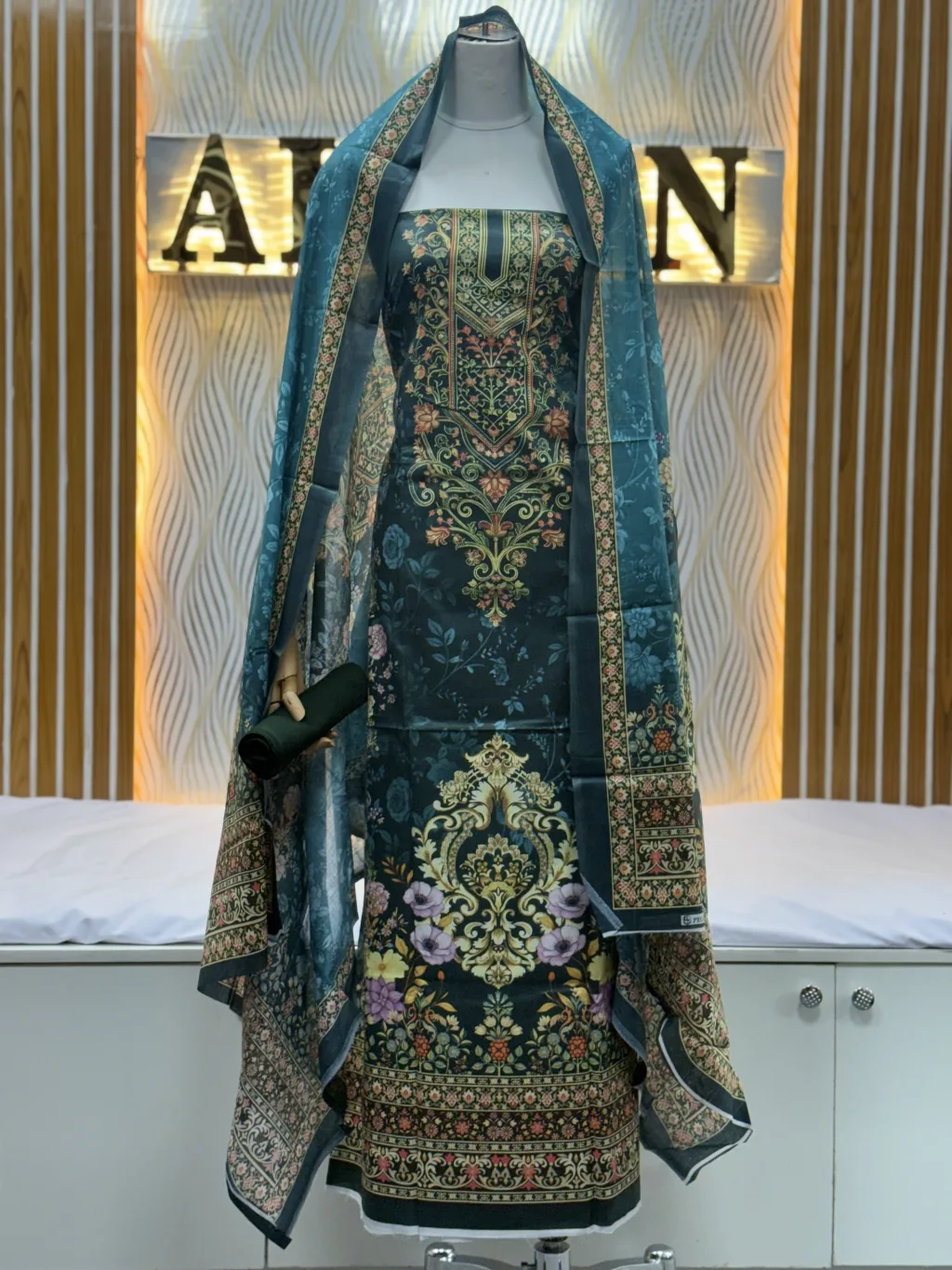 Zam Zam Baroque Ornate Medallion