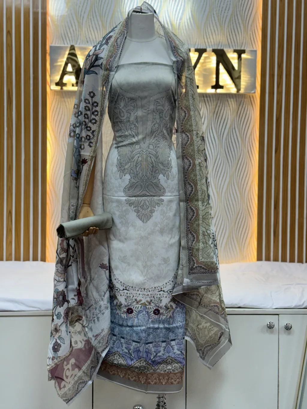 Zam Zam Gray Sage Medallion