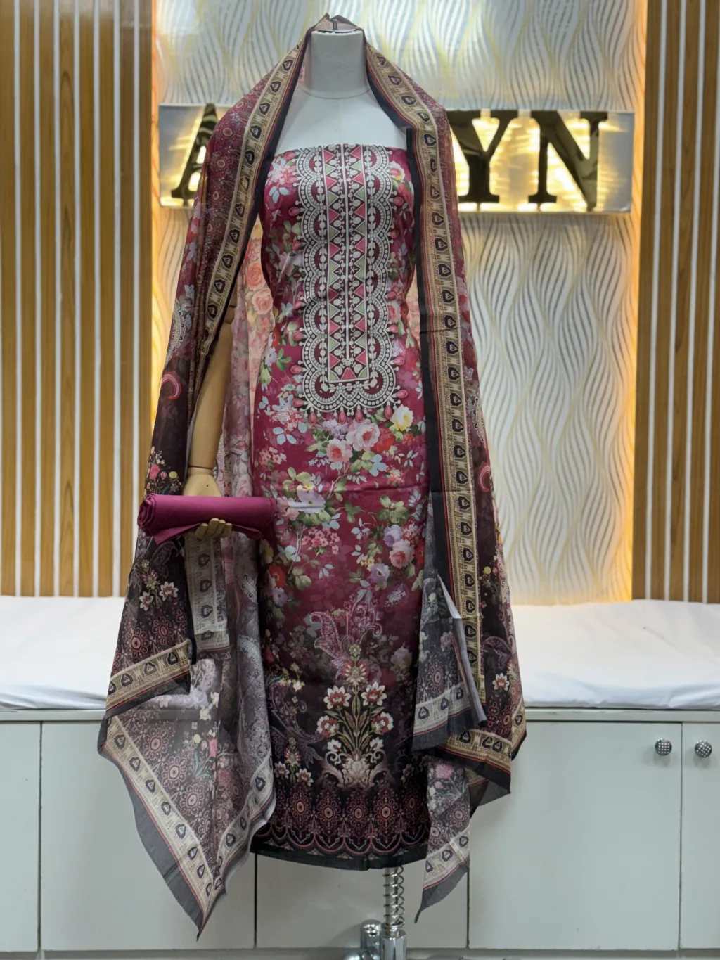 Zam Zam Rose Lace Diamond Panel