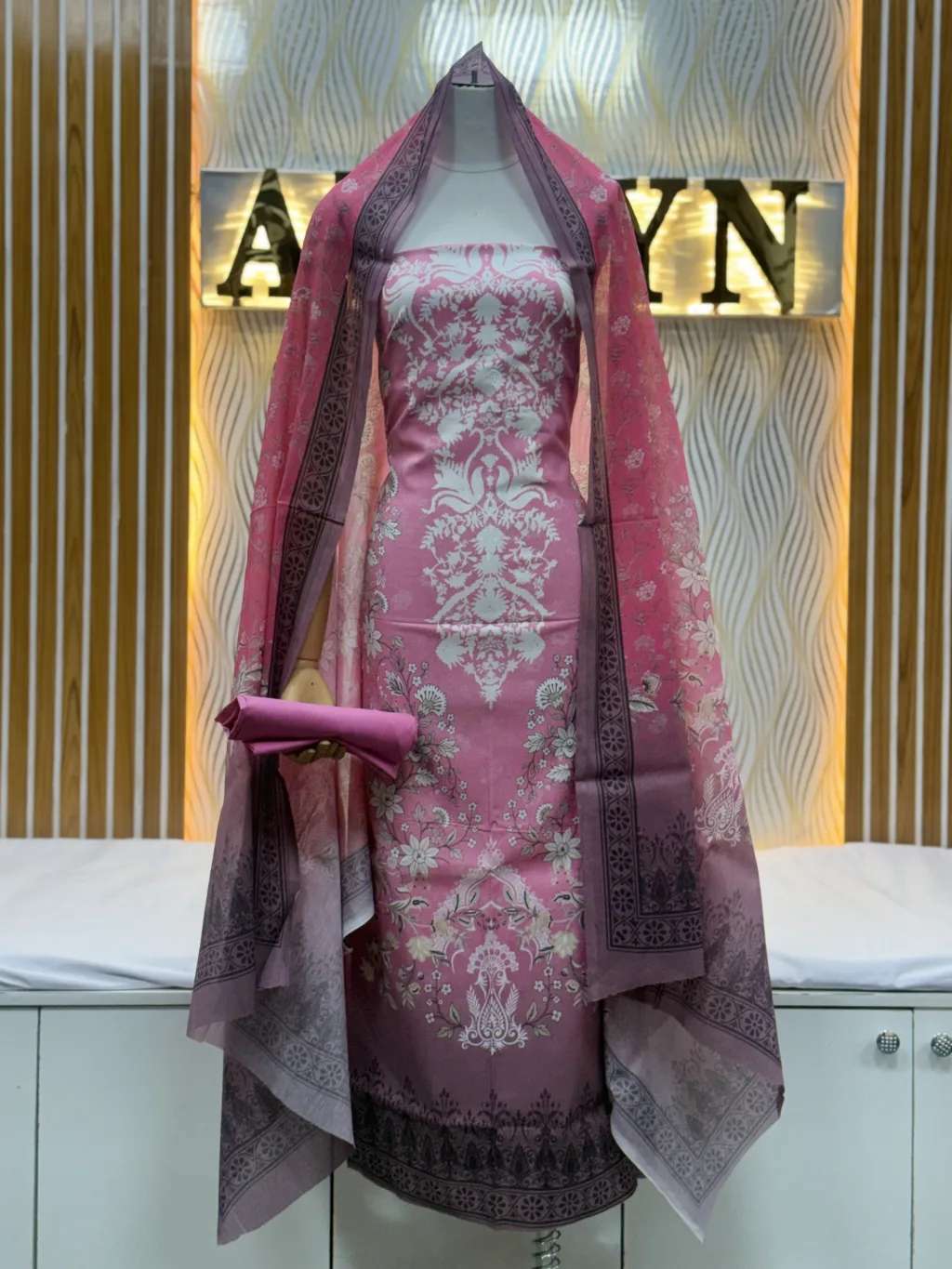 Zam Zam Periwinkle Damask Gradient