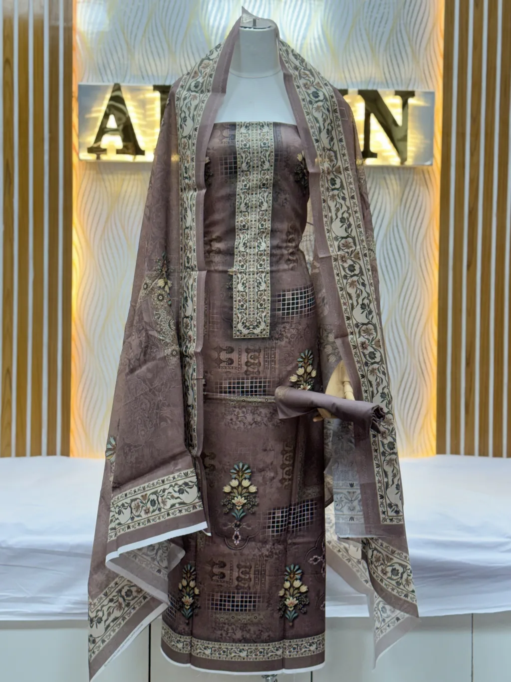 Zam Zam Grid Floral Motif