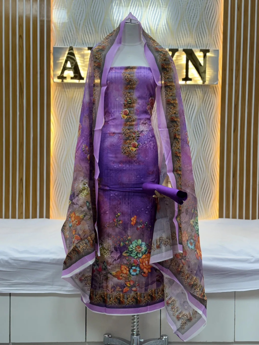 Zam Zam Scattered Floral Gold Trim