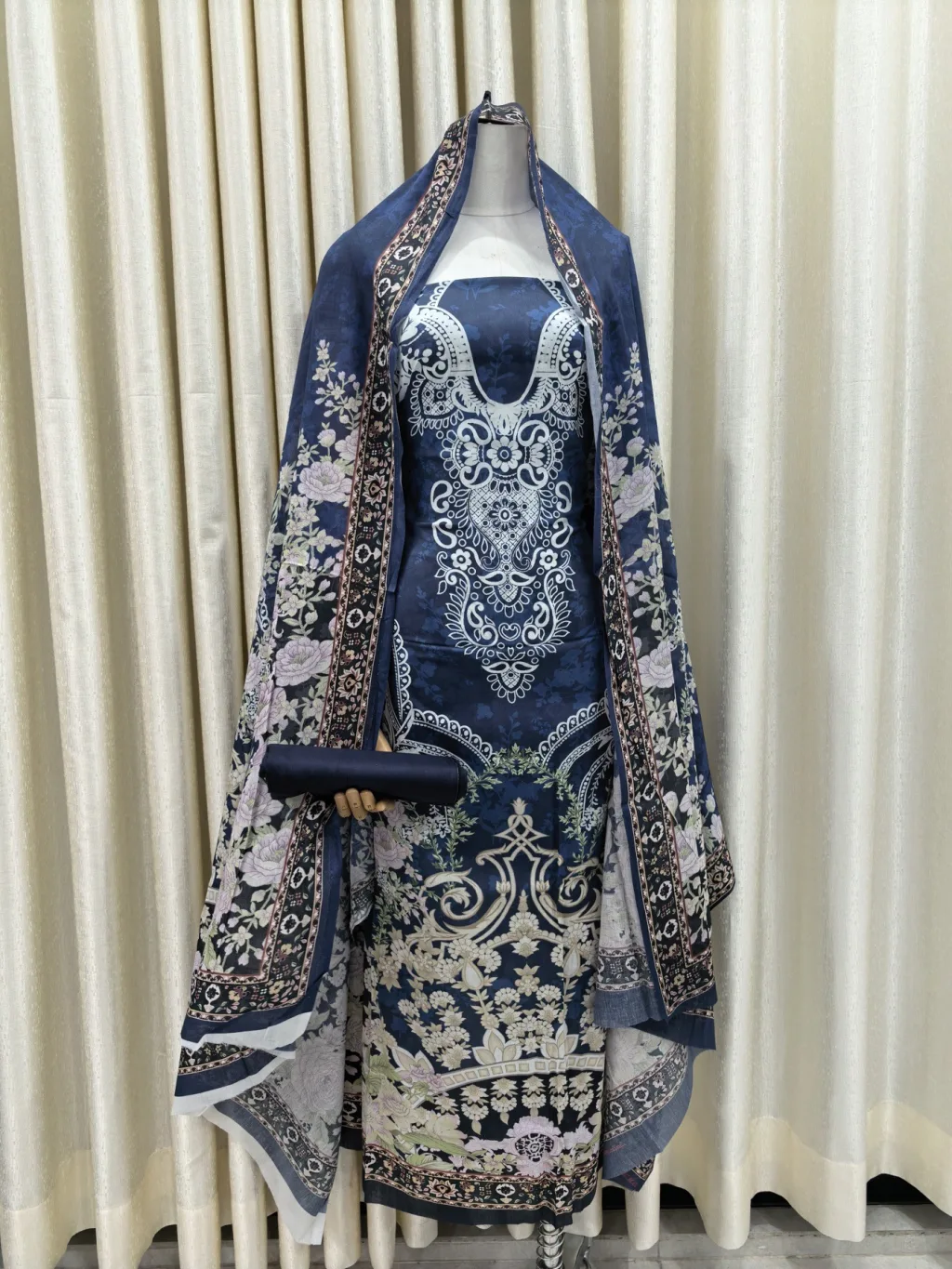 Zam Zam Navy Mirrored Crest