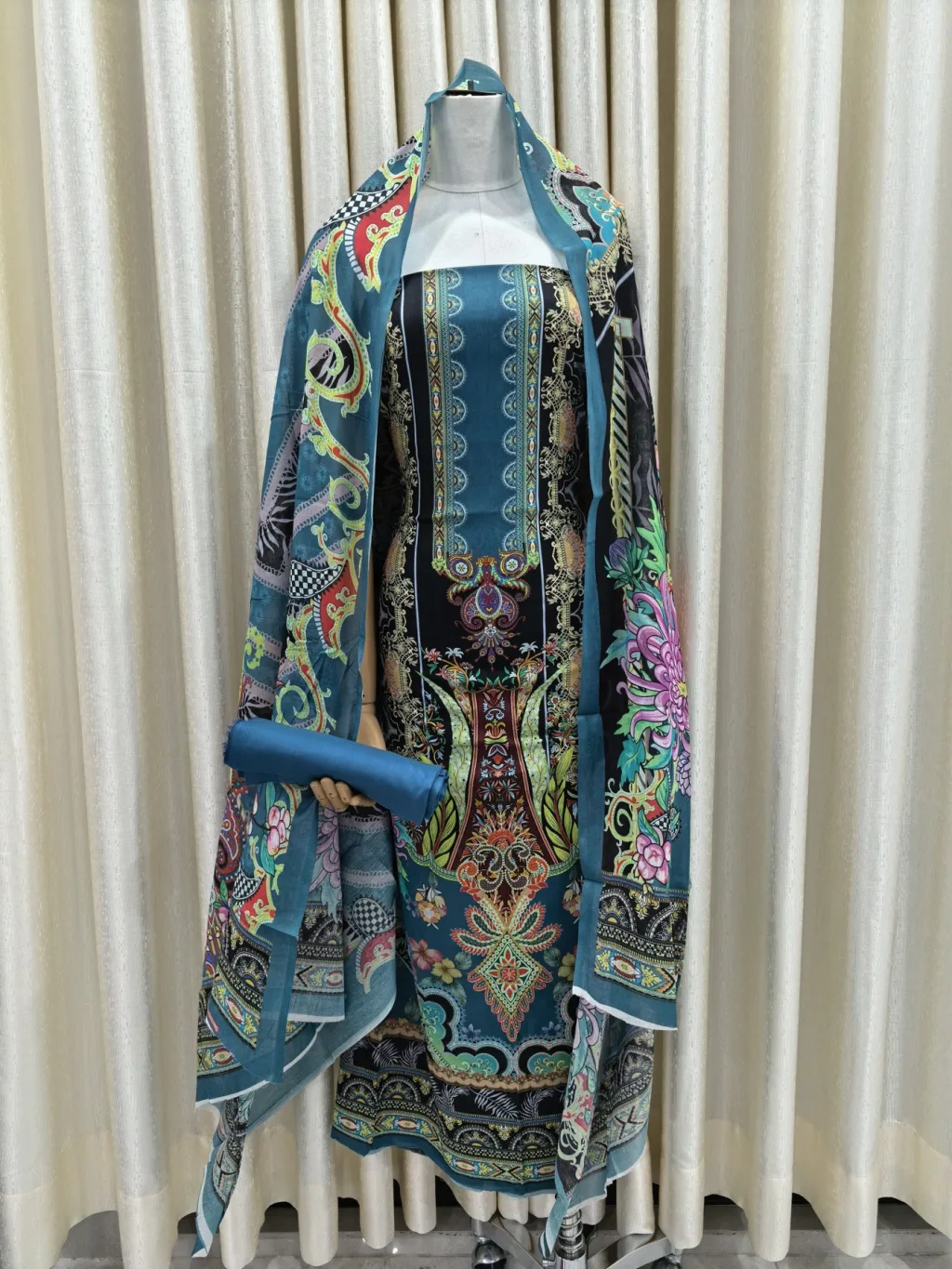 Zam Zam Teal Scrollwork Tapestry