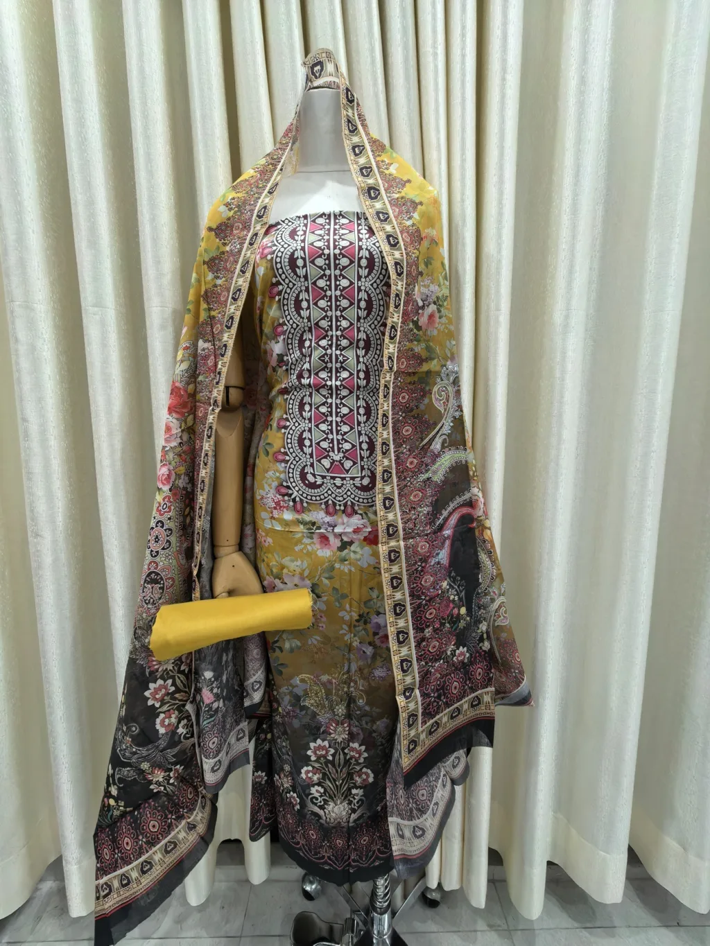 Zam Zam Mustard Oval Lattice