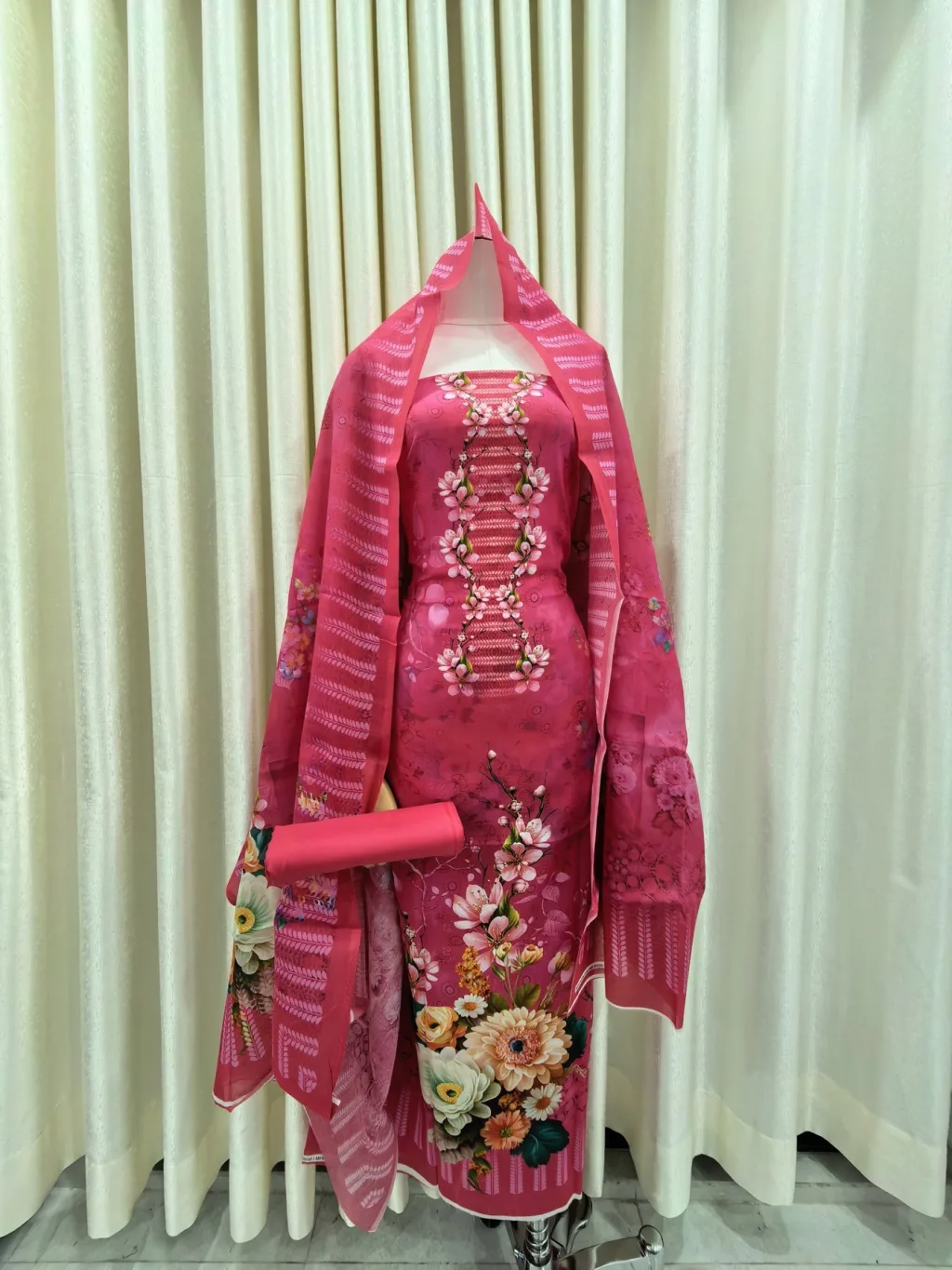 Zam Zam Jeweled Blossom Ladder