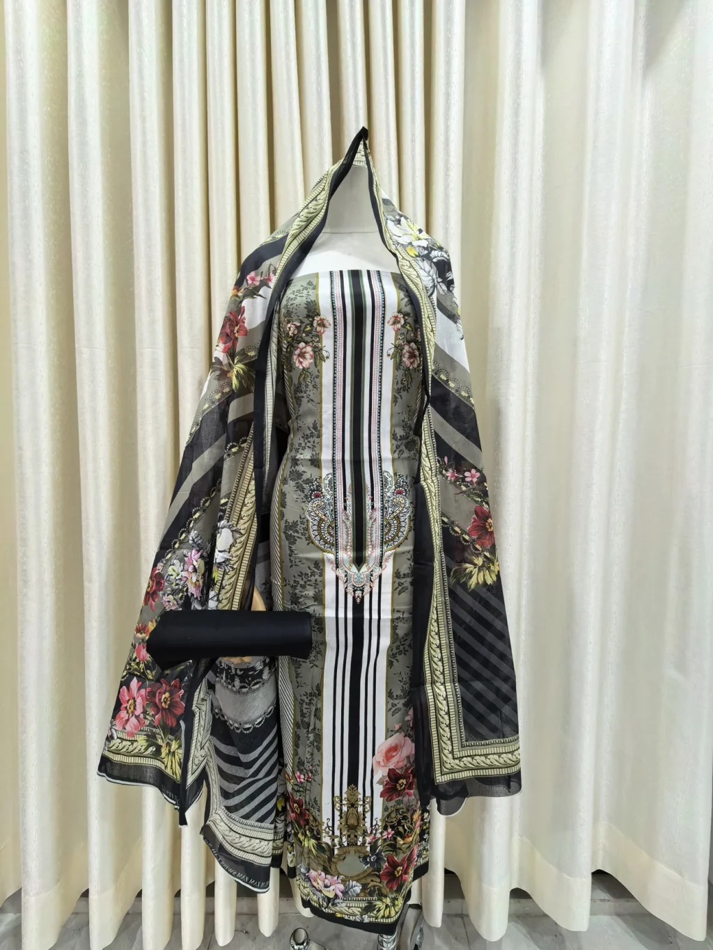 Zam Zam Striped Floral Arch