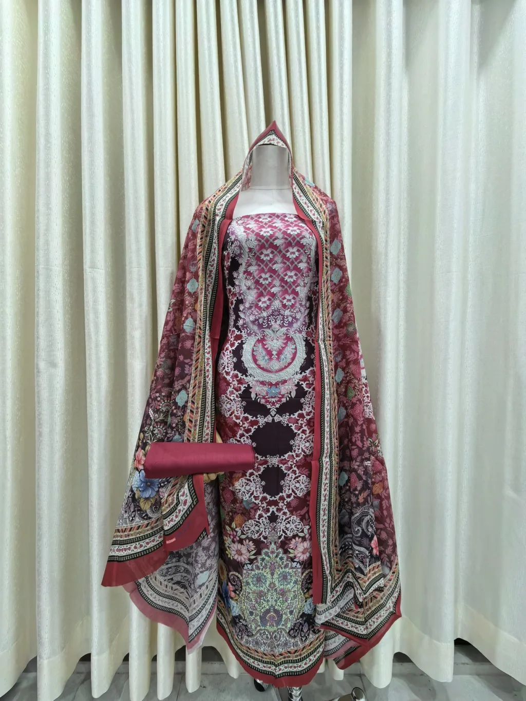 Zam Zam Red Lace Mosaic