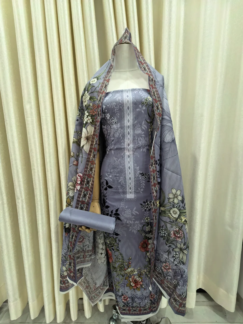 Zam Zam Gray Moonlit Garden