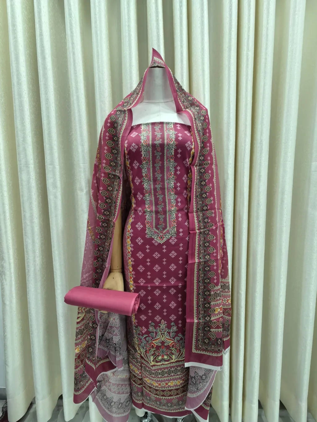Zam Zam Floral Diamond Tapestry