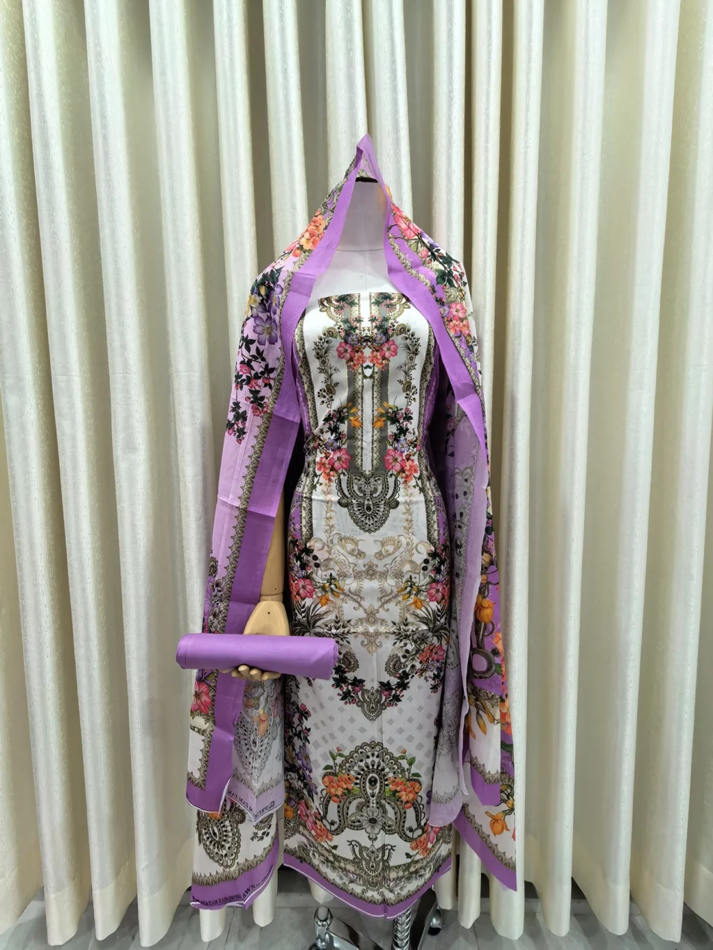 Zam Zam Blossom Chandelier Panel