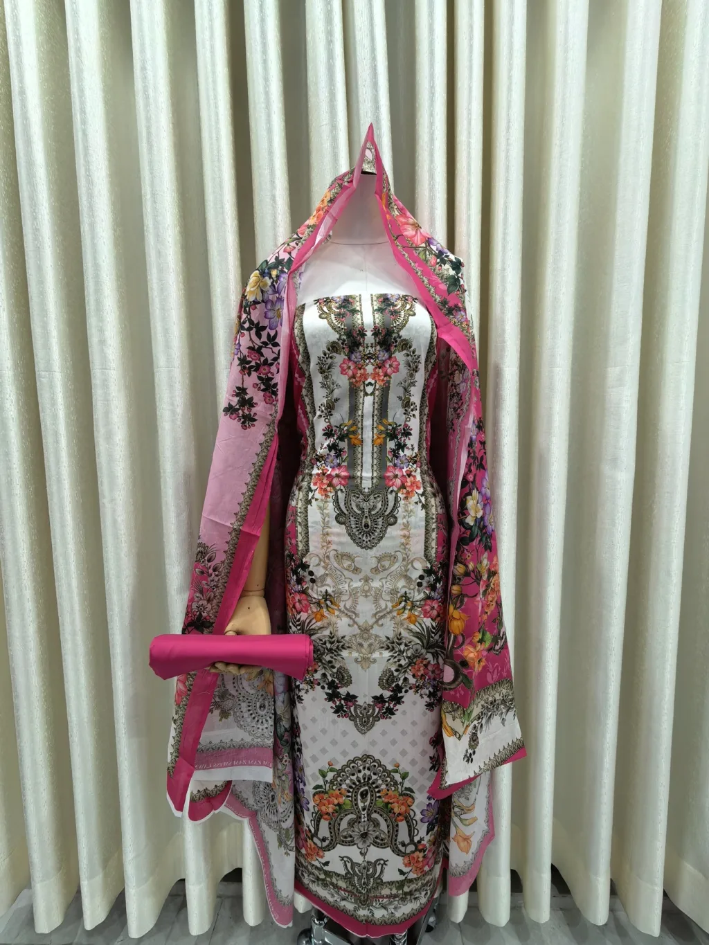 Zam Zam Blossom Chandelier Panel