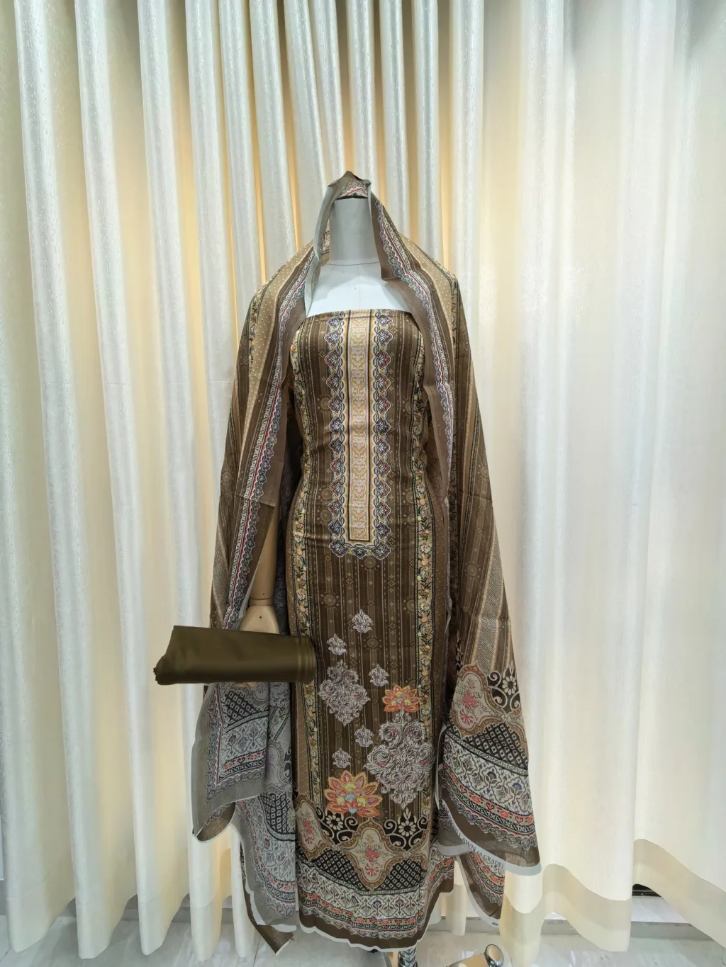 Zam Zam Brown Lace Garden