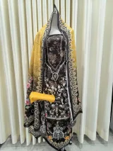 Zam Zam Floral Locket Tapestry - image 1