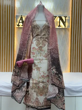Zam Zam Off White Rose