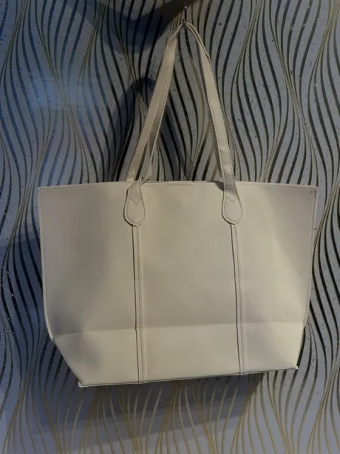 Minimalist Leather Totes
